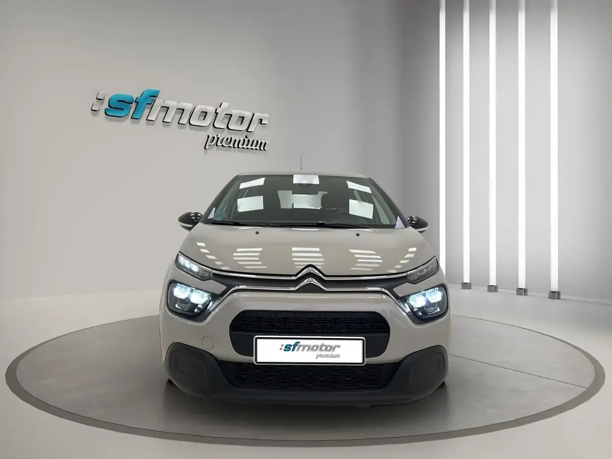 Usado Citroën C3 Live 100 CV (73 kW) 2022 Gris Utilitario