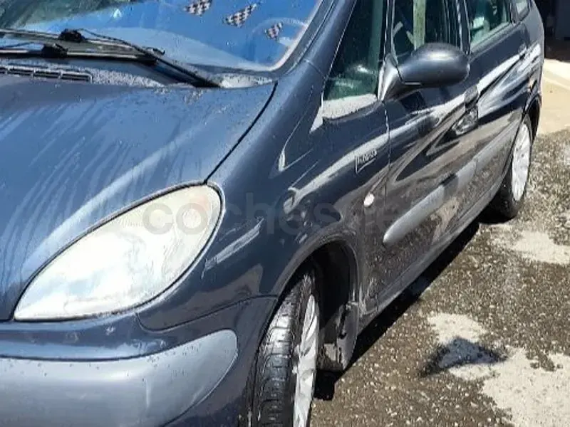Usado Citroën Xsara Picasso Exclusive 90 CV (66 kW) 2003 Azul Monovolumen