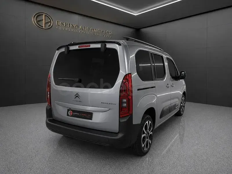 Usado Citroën Berlingo Shine 102 CV (75 kW) 2021 Gris / plata Monovolumen