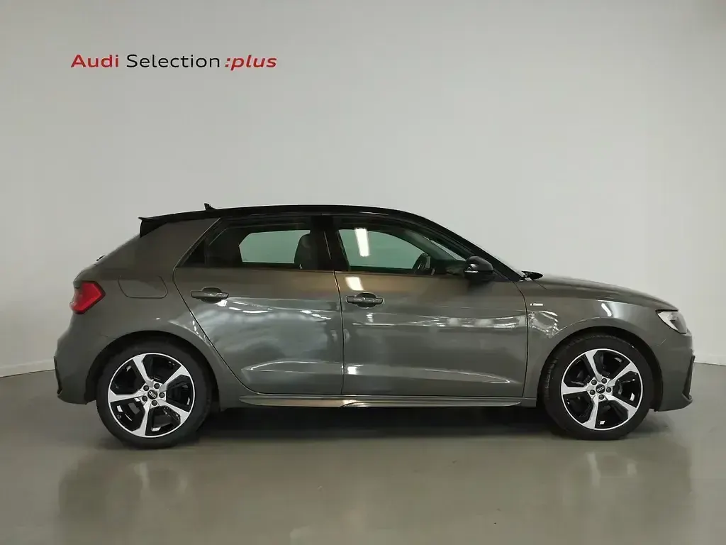 Usado Audi A1 95 CV (69 kW) 2021 Gris SUV