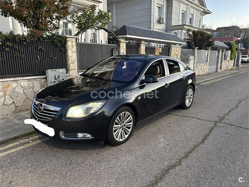 Usado Opel Insignia Edition 130 CV (95 kW) 2012 Gris / plata Berlina