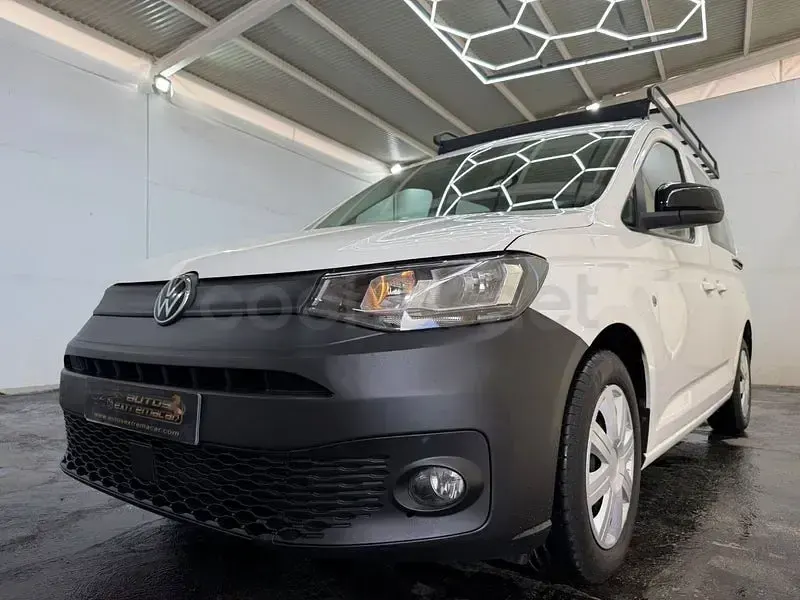Usado VW Caddy 122 CV (89 kW) 2021 Blanco Monovolumen