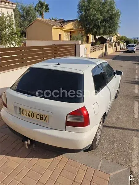 Usado Audi A3 Attraction 130 CV (95 kW) 2002 Blanco Utilitario