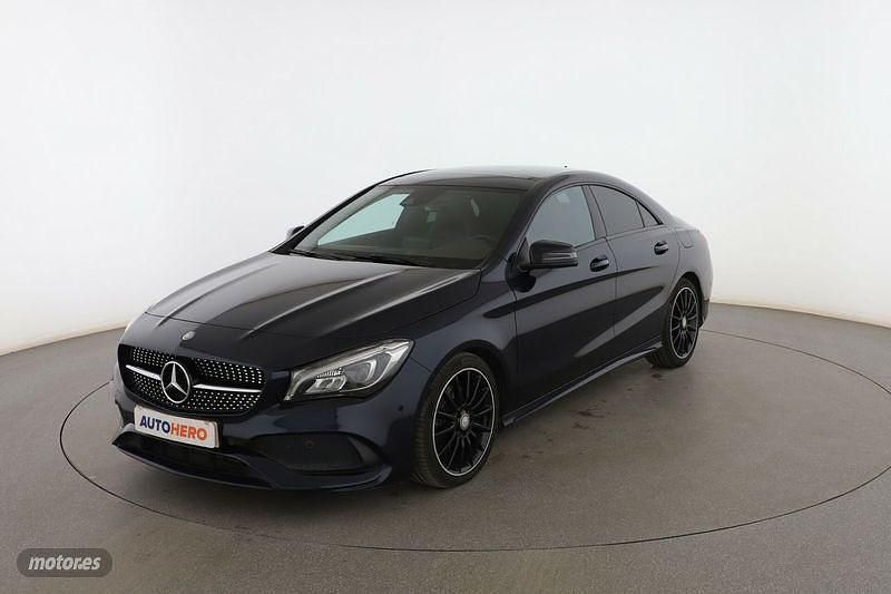Azul Usado 2016 Mercedes CLA220 AMG line Berlina | 21.599 € (Super precio) - Imagen 1/3