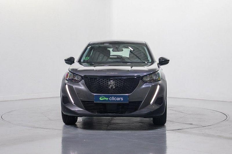 Usado Peugeot 2008 Active 110 CV (80 kW) 2022 Gris / plata SUV