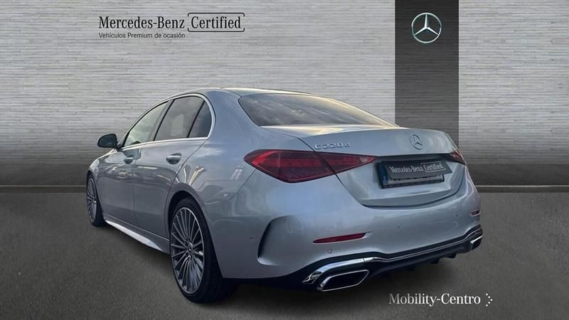 Usado Mercedes C220 AMG line 200 CV (147 kW) 2022 Hightechsilber metallic Berlina