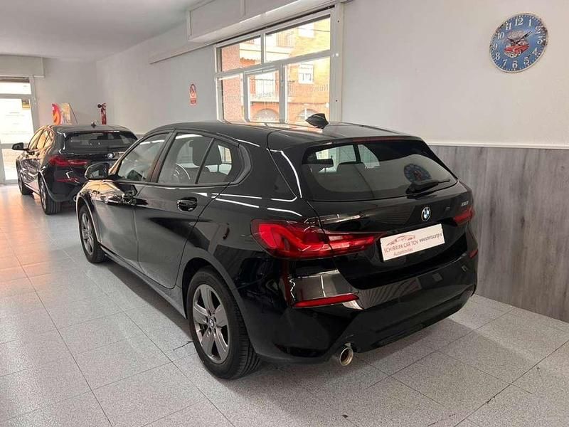 Usado BMW 118 136 CV (100 kW) 2022 Negro Utilitario