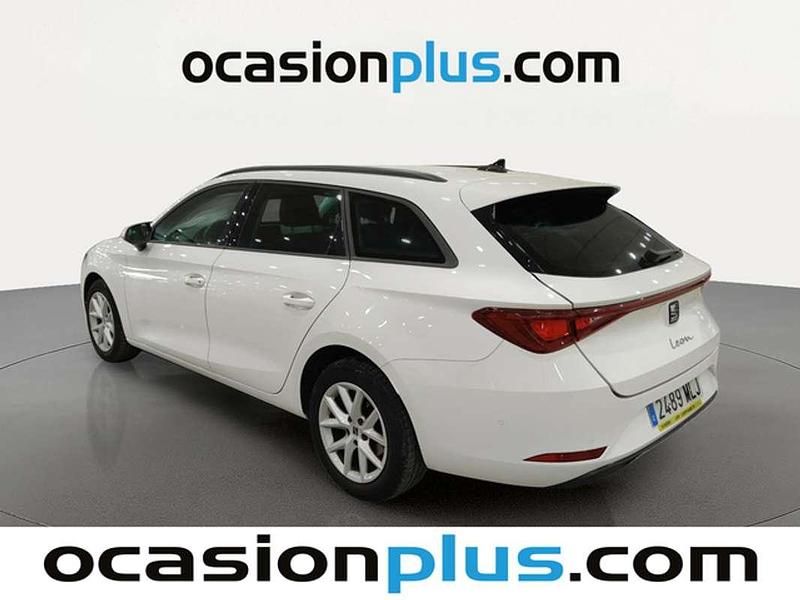 Usado Seat Leon ST Style 131 CV (96 kW) 2023 Blanco Familiar