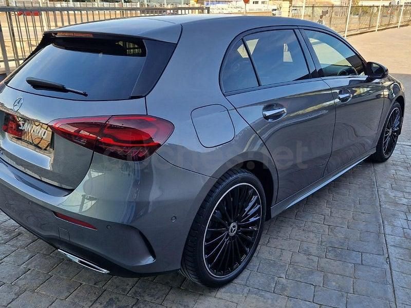 Usado Mercedes A250 218 CV (160 kW) 2024 Gris / plata Berlina