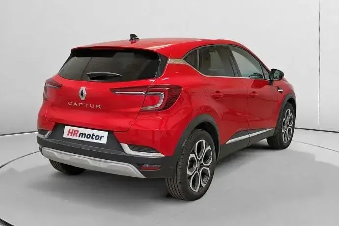 Usado Renault Captur Techno 90 CV (66 kW) 2024 Gris SUV