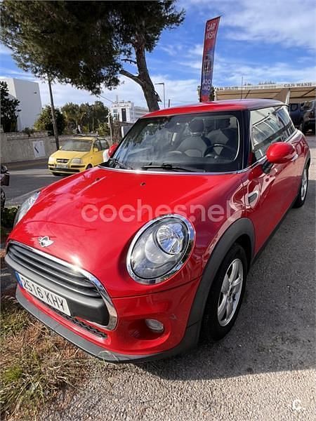 Usado Mini ONE 102 CV (75 kW) 2018 Rojo Utilitario