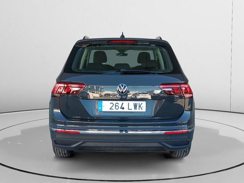 Usado VW Tiguan 122 CV (89 kW) 2022 Gris SUV
