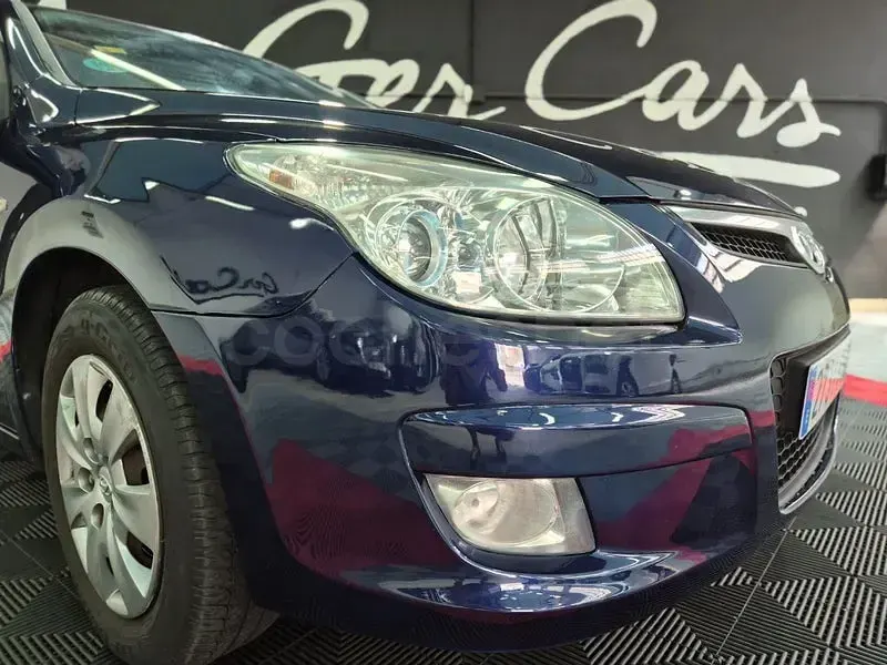 Usado Hyundai i30 Comfort 109 CV (80 kW) 2007 Azul Utilitario