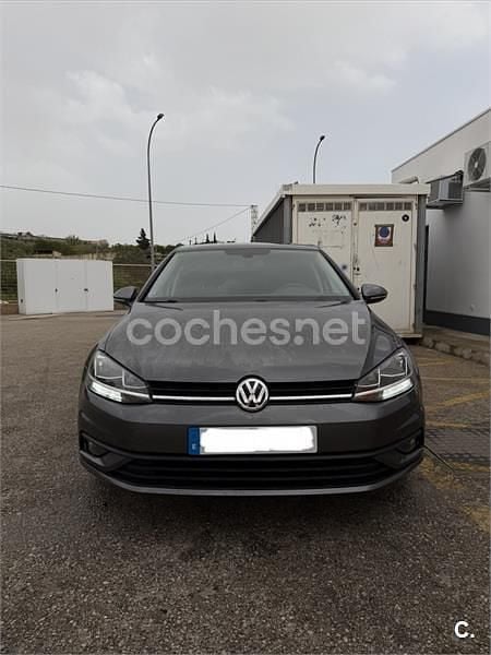Usado VW Golf VII Advance 110 CV (80 kW) 2019 Gris / plata Berlina