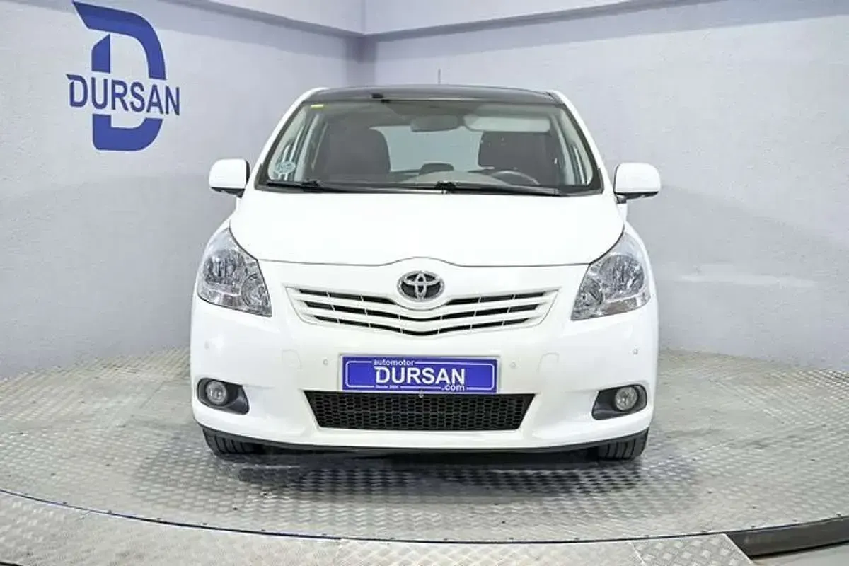 Usado Toyota Verso Active 132 CV (97 kW) 2012 Blanco Monovolumen
