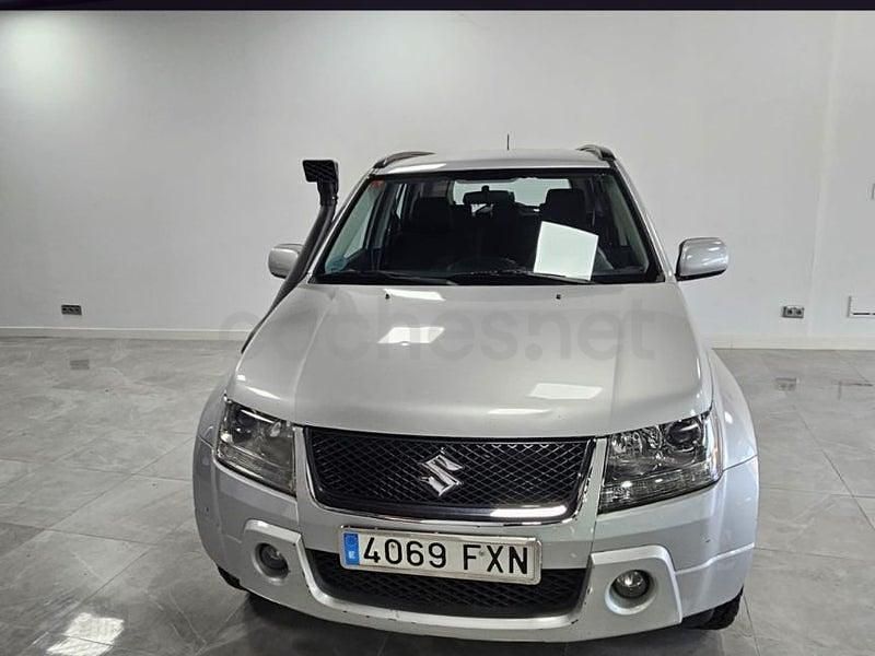 Usado Suzuki Grand Vitara 140 CV (102 kW) 2008 Gris / plata SUV