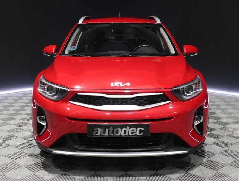 Usado Kia Stonic 84 CV (61 kW) 2023 Rojo SUV