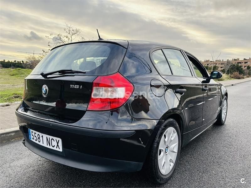 Usado BMW 116 115 CV (84 kW) 2005 Negro Utilitario