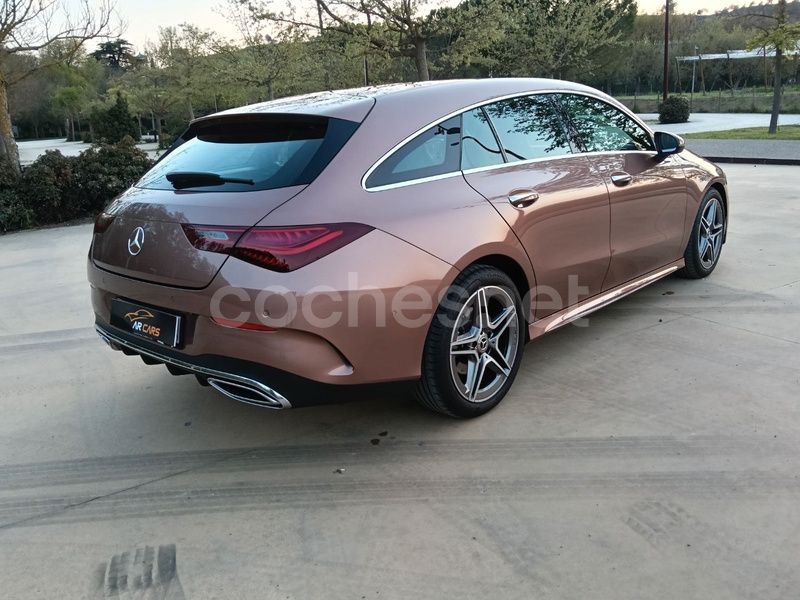 Usado Mercedes CLA200 Shooting Brake 163 CV (119 kW) 2023 Amarillo Familiar