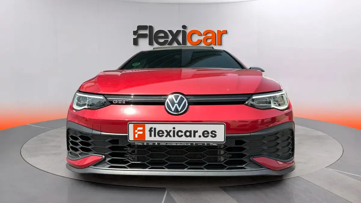 Usado VW Golf VII GTI 301 CV (221 kW) 2021 Blanco Utilitario