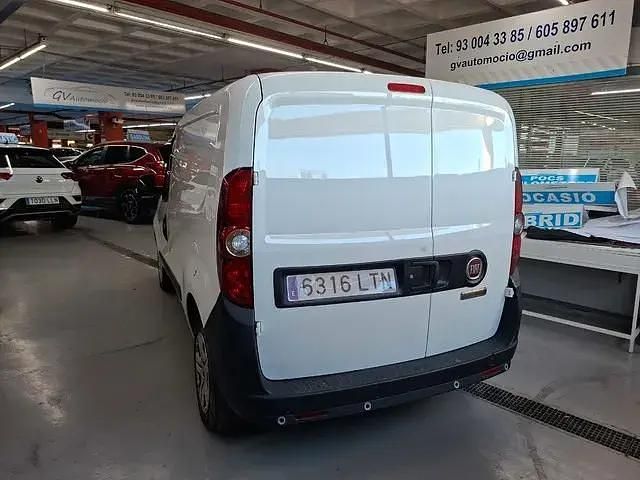 Używany Fiat Doblò 105 KM (77 kW) 2021 Biały Minivan