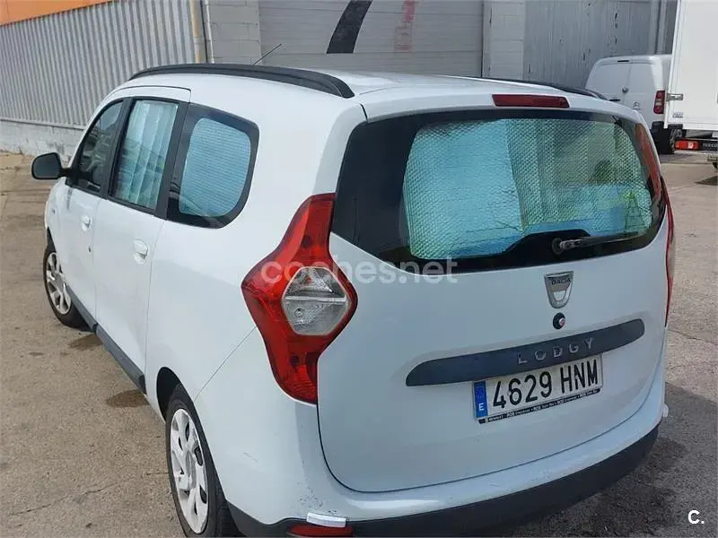Usado Dacia Lodgy Ambiance 107 CV (78 kW) 2013 Blanco Monovolumen