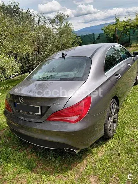 Usado Mercedes CLA220 Urban 170 CV (125 kW) 2013 Gris / plata Berlina