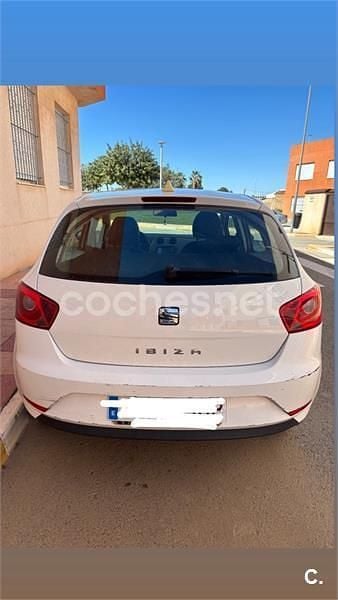 Usado Seat Ibiza Reference 90 CV (66 kW) 2015 Blanco Berlina