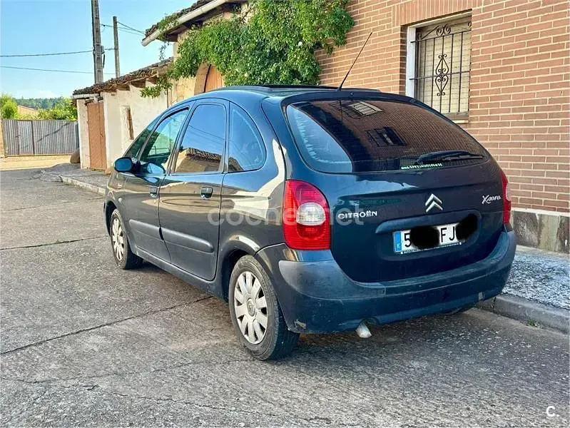 Usado Citroën Xsara Picasso 110 CV (80 kW) 2006 Gris / plata Monovolumen