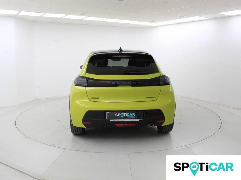 Usado Peugeot 208 GT 100 CV (73 kW) 2024 Dorado Utilitario