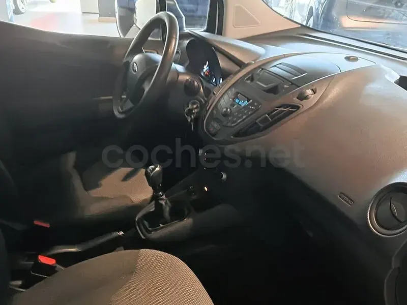Usado Ford Tourneo Courier Ambiente 75 CV (55 kW) 2020 Blanco Monovolumen