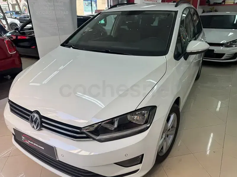 Usado VW Golf Sportsvan Advance 125 CV (91 kW) 2017 Blanco Monovolumen