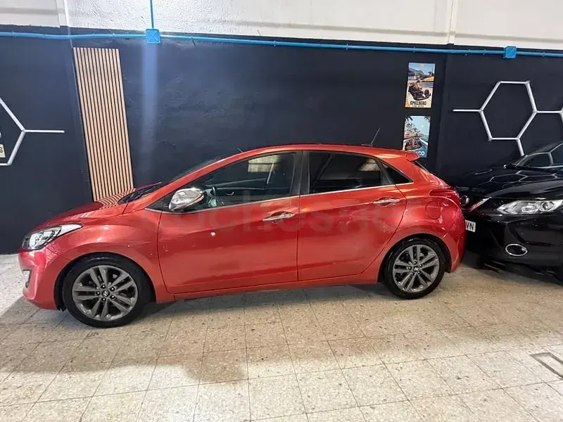 Usado Hyundai i30 GO! 136 CV (100 kW) 2017 Naranja Berlina