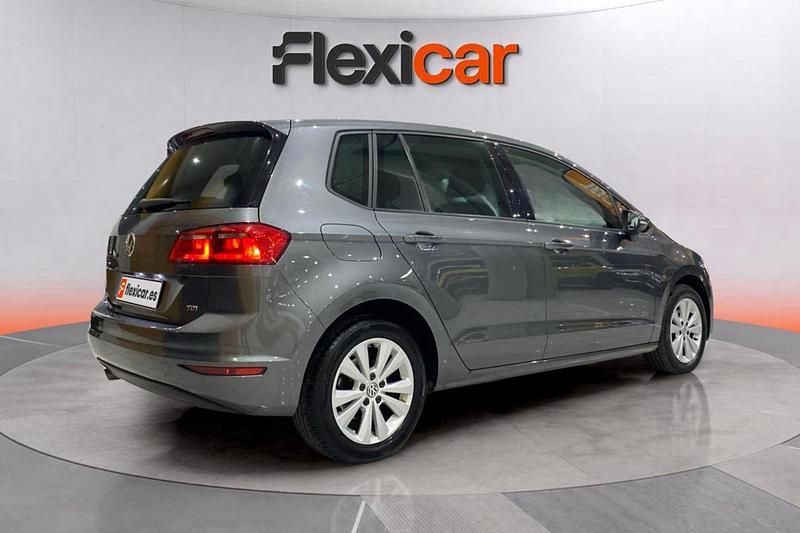 Usado VW Golf Sportsvan Advance 115 CV (84 kW) 2018 Gris Monovolumen