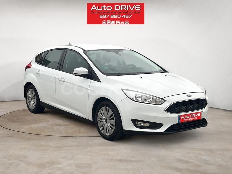 Blanco Usado 2017 Ford Focus Trend Berlina | 7900 € (Precio justo) - Imagen 1/4