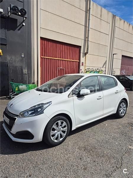 Usado Peugeot 208 82 CV (60 kW) 2019 Blanco Utilitario
