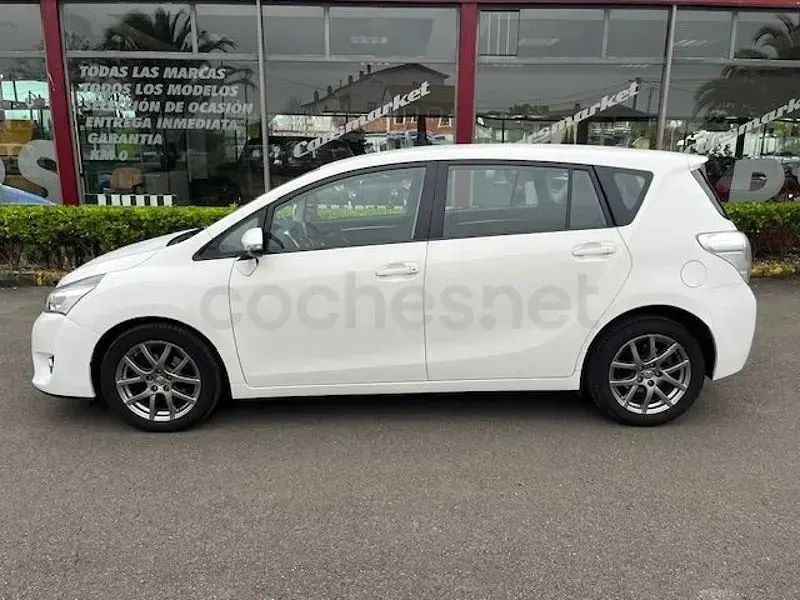 Usado Toyota Verso Advance 112 CV (82 kW) 2015 Blanco Monovolumen