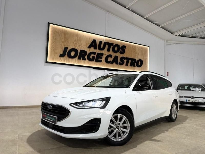Usado Ford Focus Trend 120 CV (88 kW) 2023 Blanco Familiar