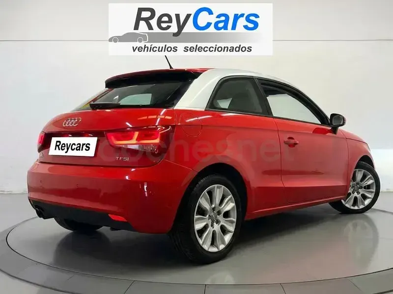 Usado Audi A1 Ambition 122 CV (89 kW) 2010 Rojo Utilitario