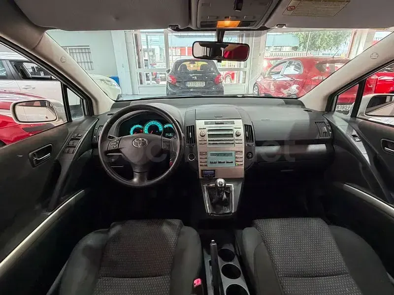 Usado Toyota Corolla Verso Sol 136 CV (100 kW) 2007 Beige Monovolumen