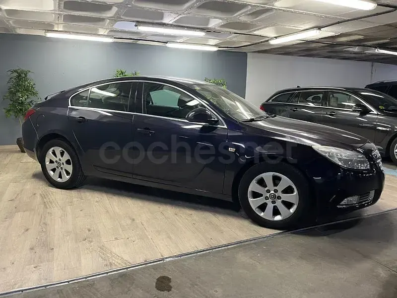 Usado Opel Insignia Selective 130 CV (95 kW) 2012 Gris / plata Berlina