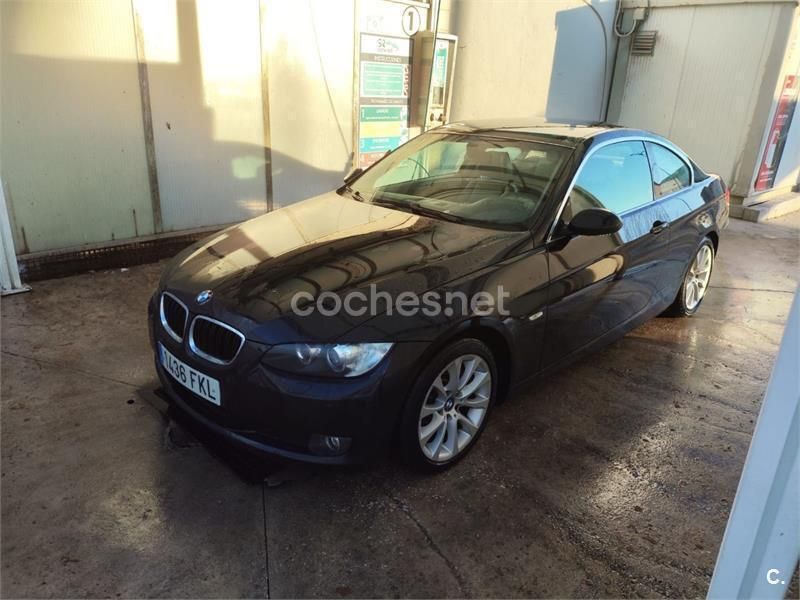 Negro Usado 2007 BMW 325 Comfort Edition Coupe | 13.500 € - Imagen 1/4