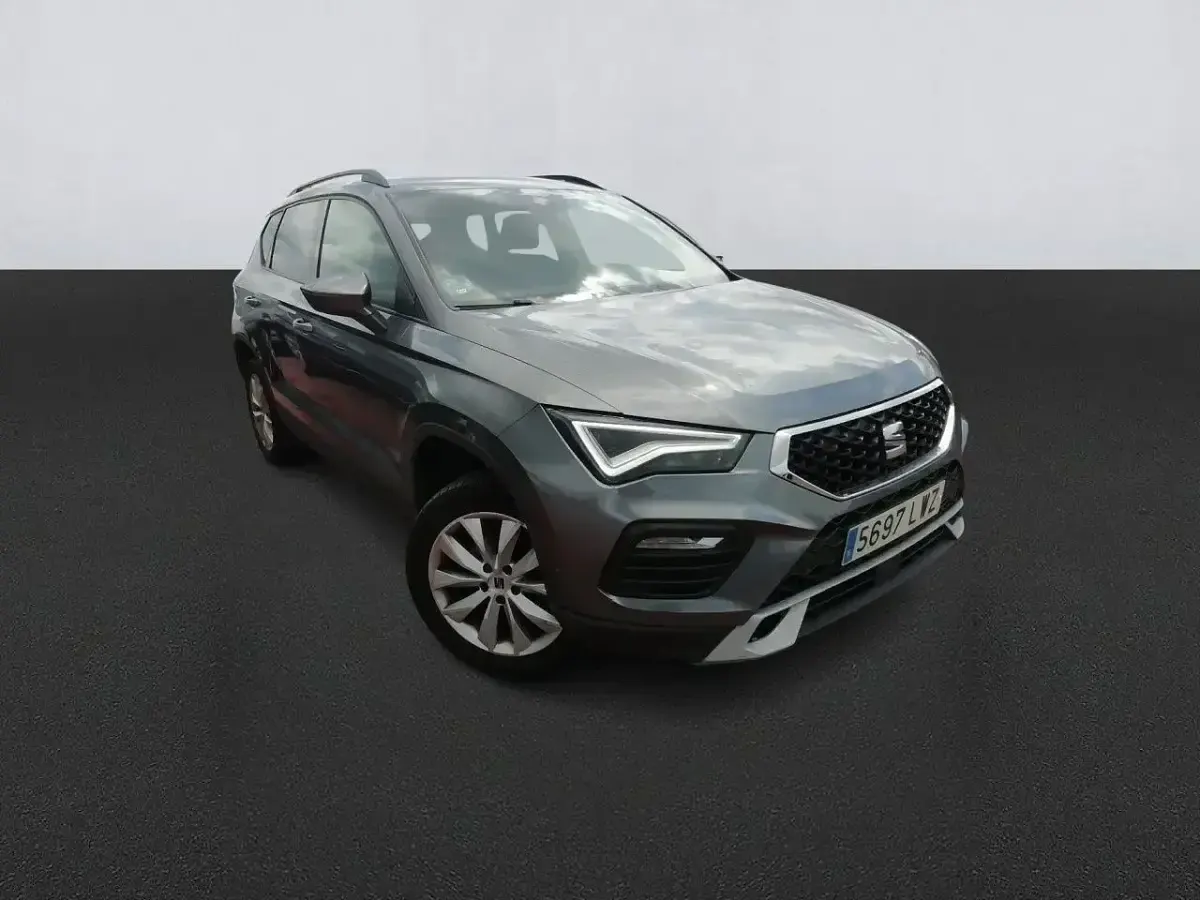 Usado Seat Ateca Style 116 CV (85 kW) 2022 Gris / plata SUV
