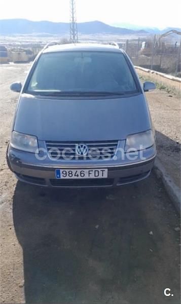 Gris / plata Usado 2006 VW Sharan Comfortline Monovolumen | 3180 € - Imagen 1/4