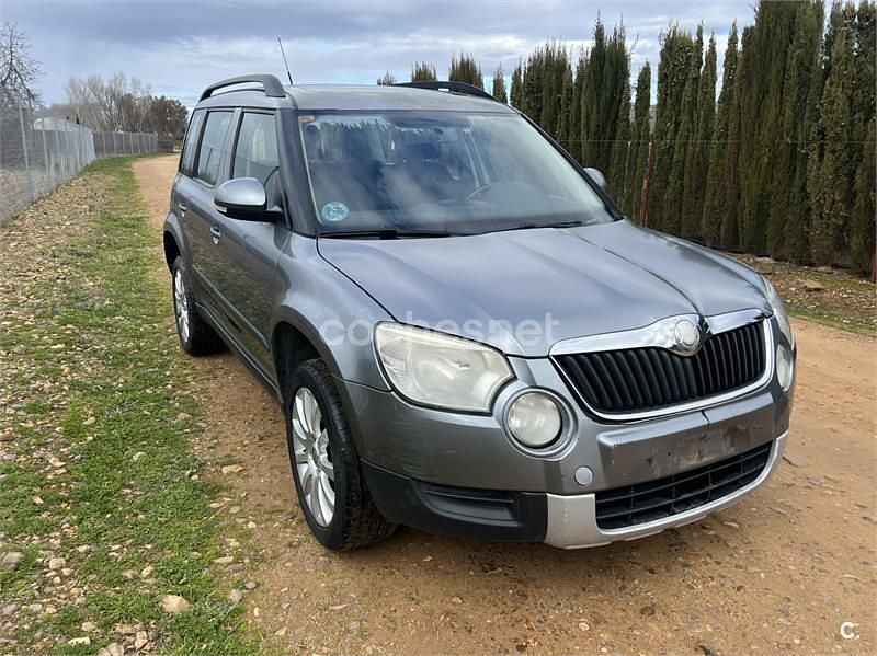Usado Skoda Yeti Elegance 105 CV (77 kW) 2010 Gris / plata SUV