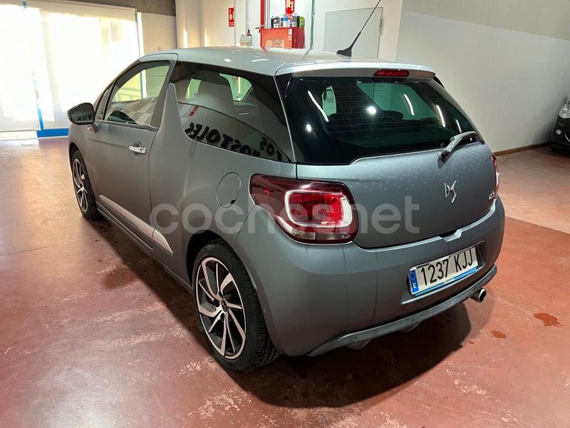 Usado DS Automobiles DS3 110 CV (80 kW) 2018 Gris / plata Berlina
