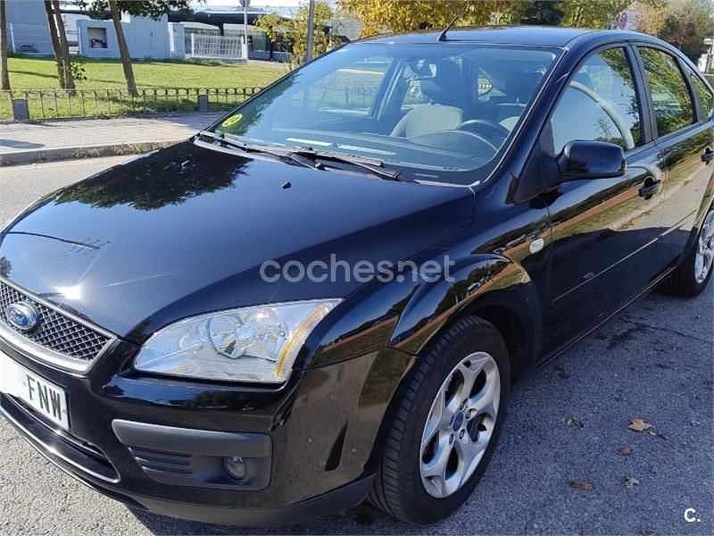 Negro Usado 2007 Ford Focus Ambiente Berlina | 4500 € (Precio justo) - Imagen 1/4