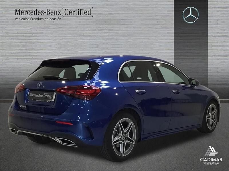 Usado Mercedes A200 AMG line 150 CV (110 kW) 2024 Azul espectra Berlina