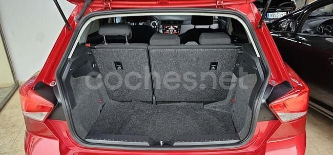 Usado Seat Ibiza Style 75 CV (55 kW) 2018 Rojo Berlina