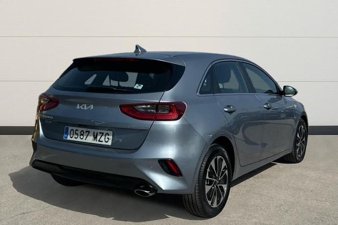 Usado Kia Ceed 101 CV (74 kW) 2025 Plateado Utilitario
